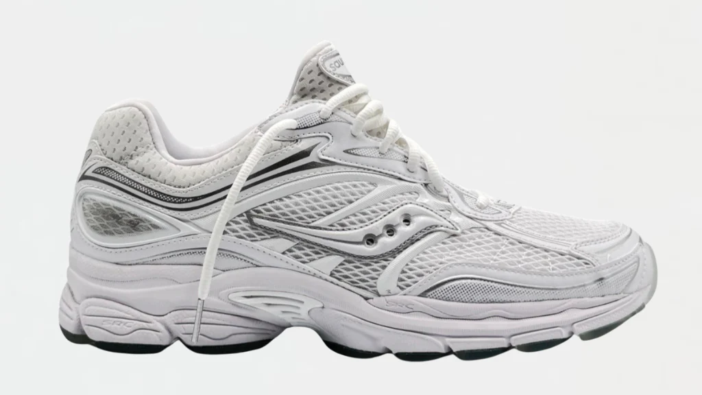 Saucony Omni 9 Socktop "Triple White"
