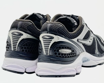 Saucony Triumph 4 "Black Silver"