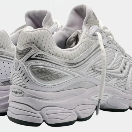 Saucony Omni 9 Socktop "Triple White"