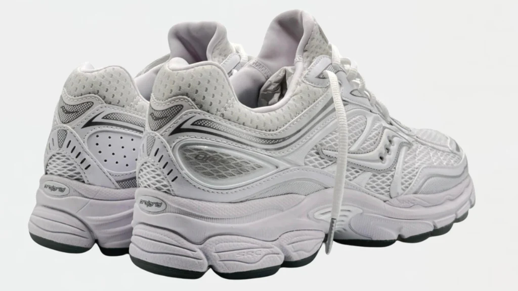 Saucony Omni 9 Socktop "Triple White"