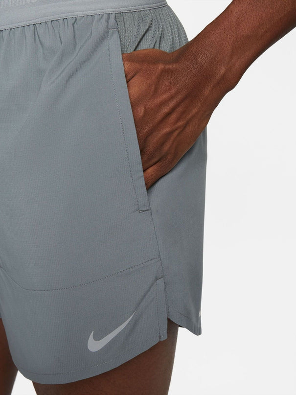 Gris - 5 Inch - Nike Shorts de running Stride Nike Dri-FIT